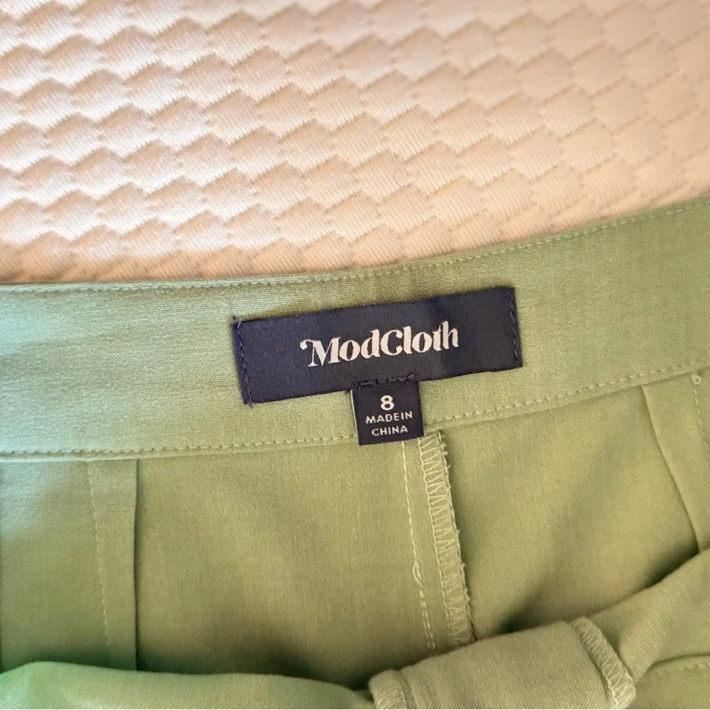 MODCLOTH Pastel Mint Green Wide Leg Trousers Pants w White Piping Trim